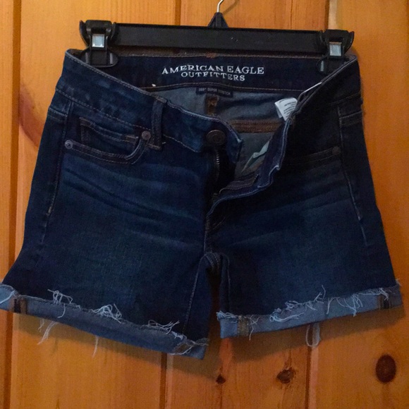 American Eagle Midi Shorts Size 